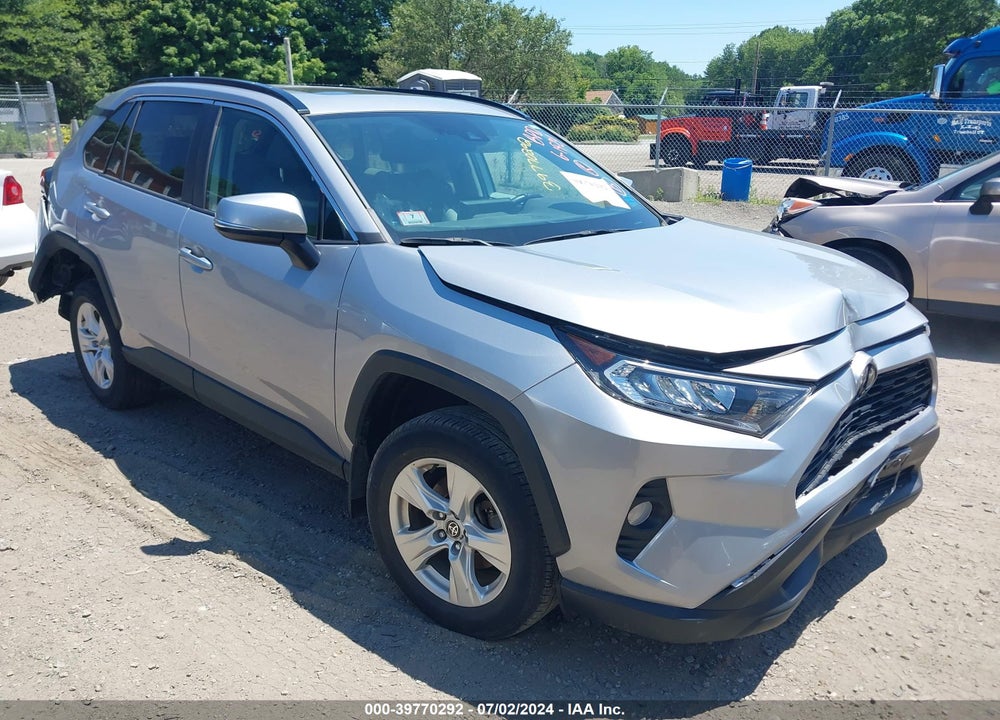 2021 TOYOTA RAV4 XLE VIN: 2T3P1RFV9MC221473