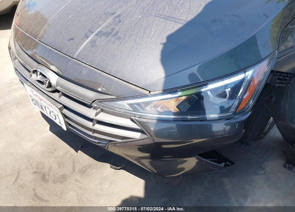 2020 HYUNDAI ELANTRA SEL VIN: 5NPD84LF8LH569526