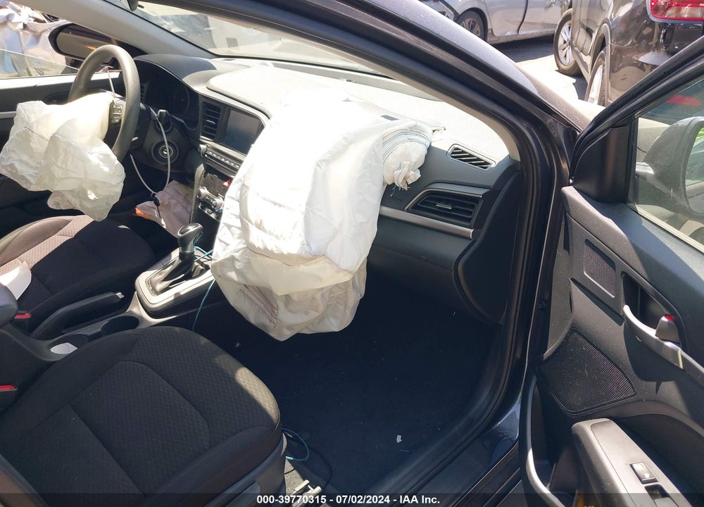 2020 HYUNDAI ELANTRA SEL VIN: 5NPD84LF8LH569526