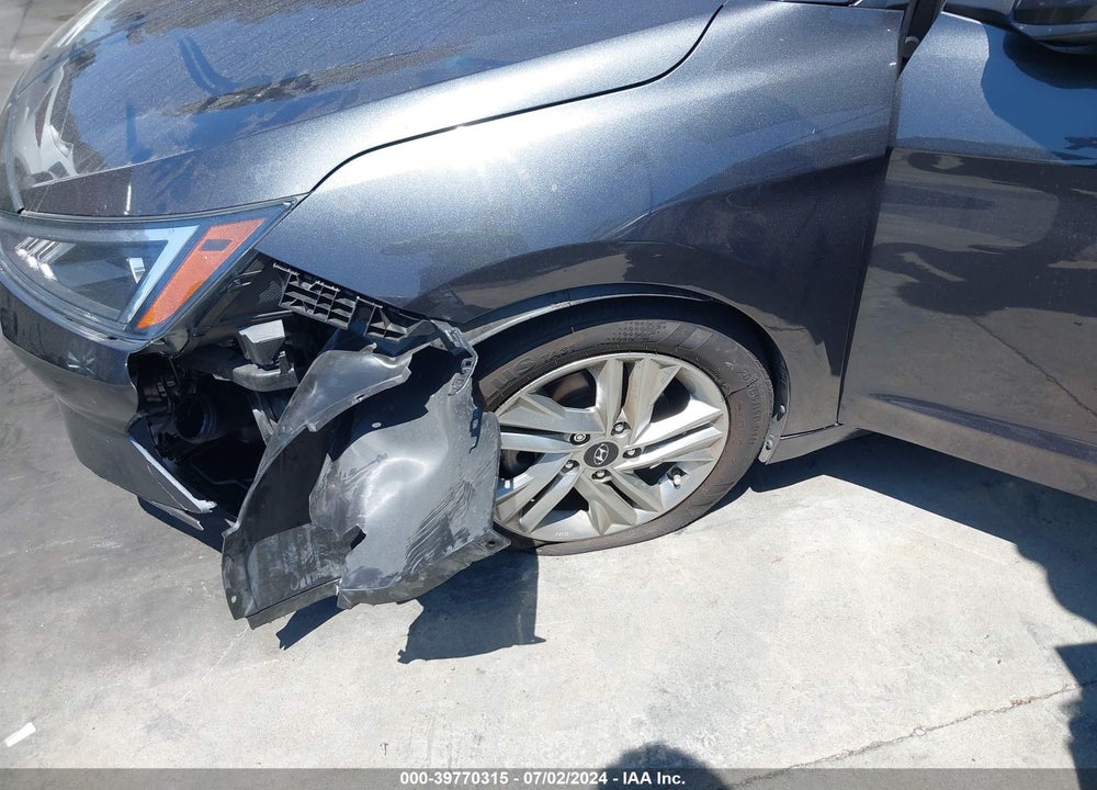 2020 HYUNDAI ELANTRA SEL VIN: 5NPD84LF8LH569526