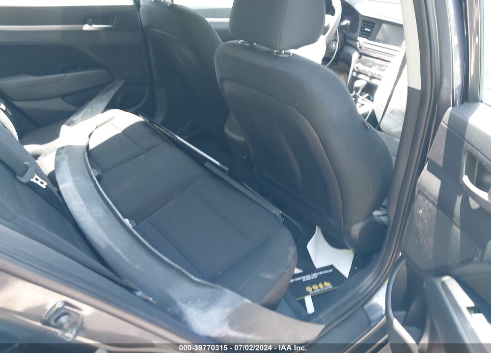 2020 HYUNDAI ELANTRA SEL VIN: 5NPD84LF8LH569526
