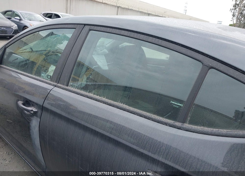 2020 HYUNDAI ELANTRA SEL VIN: 5NPD84LF8LH569526