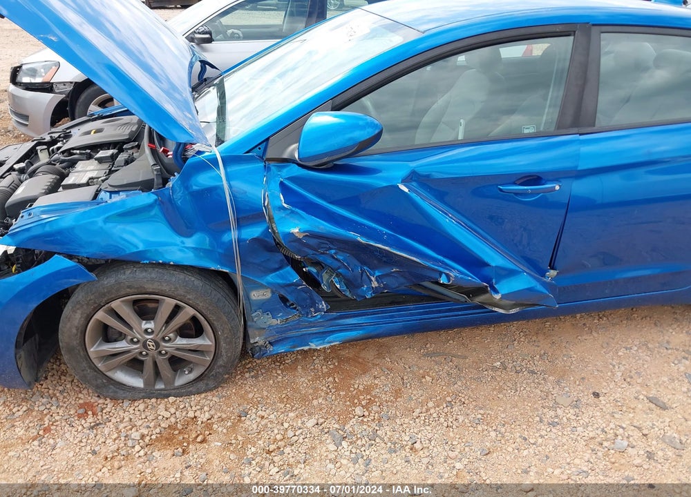 2017 HYUNDAI ELANTRA SE VIN: 5NPD84LF2HH174443