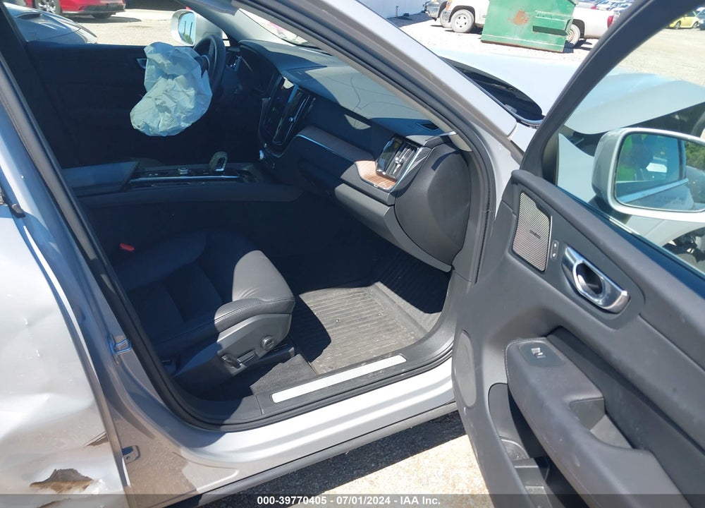 2022 VOLVO XC60 VIN: YV4L12RK3N1024348