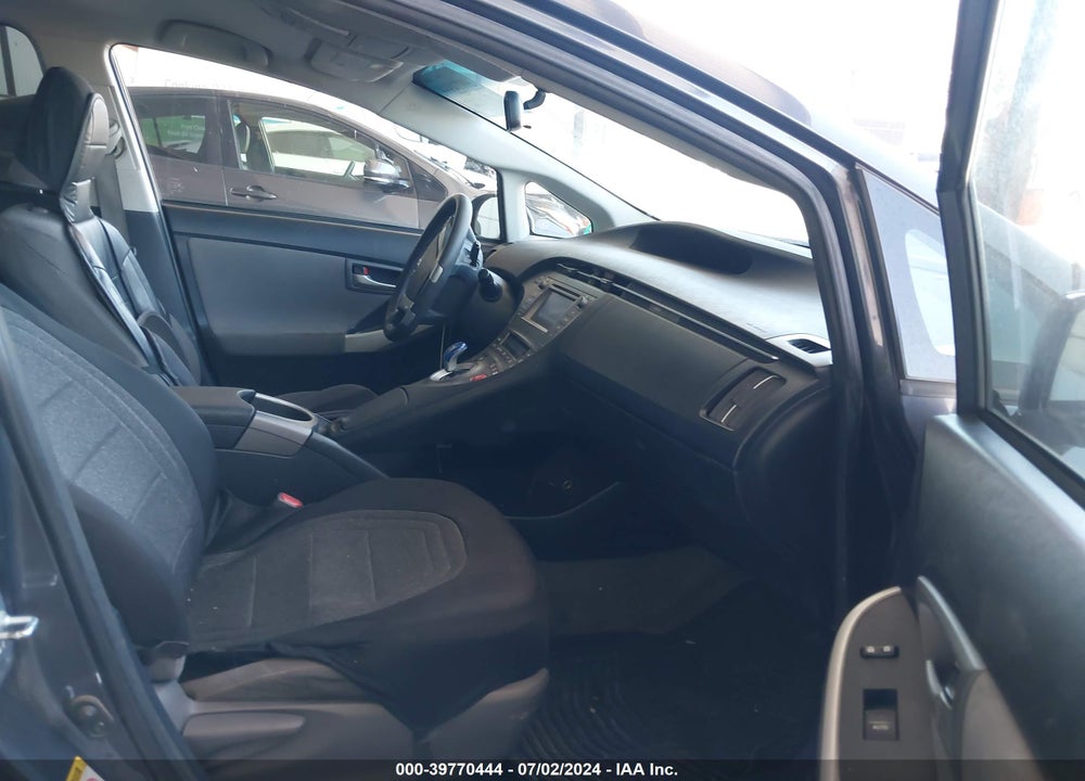 2015 TOYOTA PRIUS TWO VIN: JTDKN3DUXF2000206