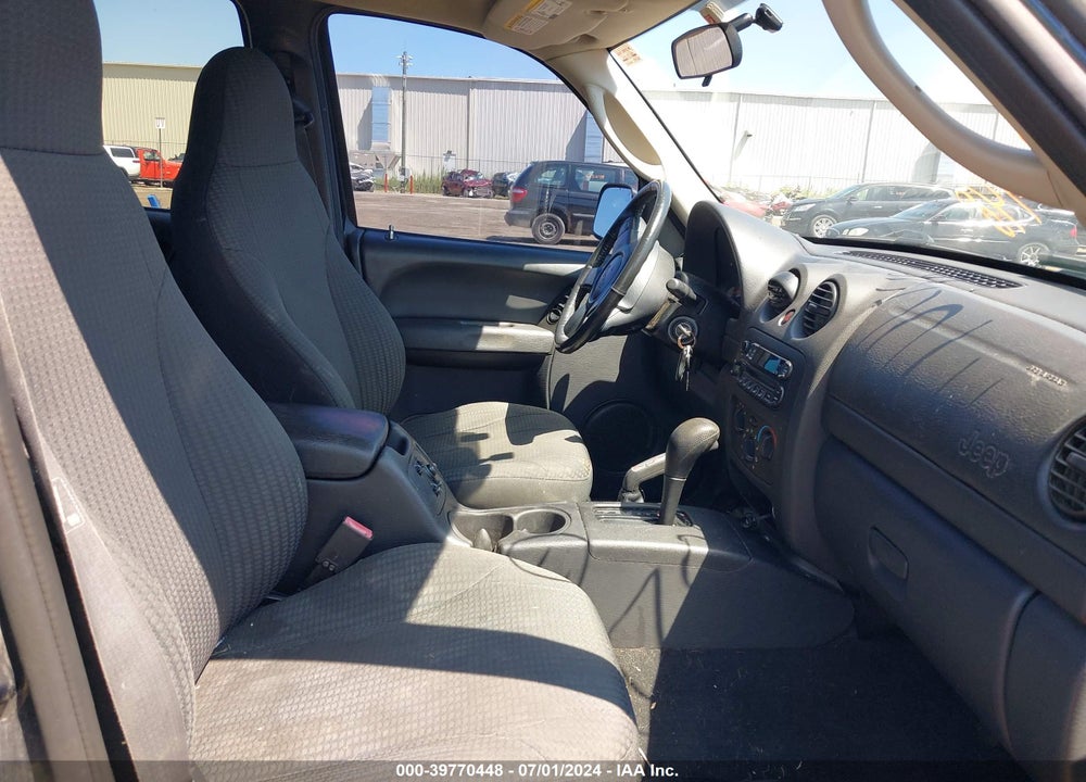 2003 JEEP LIBERTY SPORT VIN: 1J4GL48K73W507363