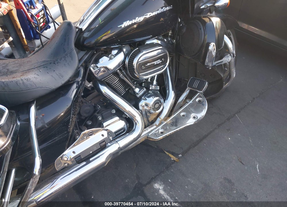 2017 HARLEY-DAVIDSON FLTRXS ROAD GLIDE SPECIAL VIN: 1HD1KTC39HB624030