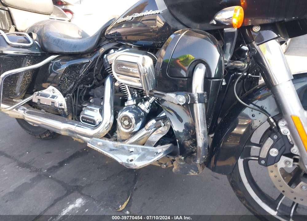 2017 HARLEY-DAVIDSON FLTRXS ROAD GLIDE SPECIAL VIN: 1HD1KTC39HB624030