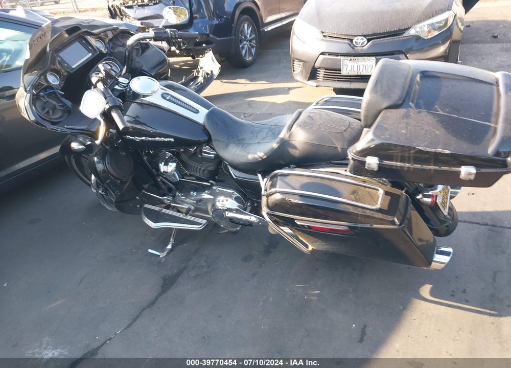 2017 HARLEY-DAVIDSON FLTRXS ROAD GLIDE SPECIAL VIN: 1HD1KTC39HB624030