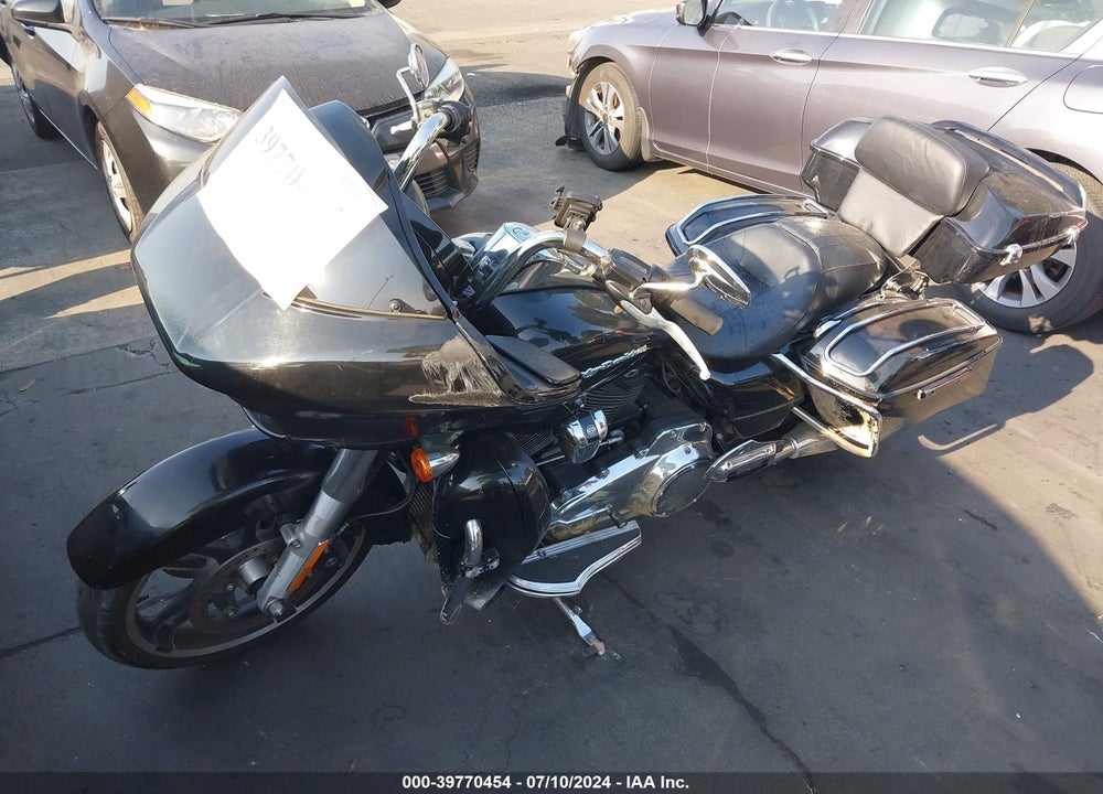 2017 HARLEY-DAVIDSON FLTRXS ROAD GLIDE SPECIAL VIN: 1HD1KTC39HB624030
