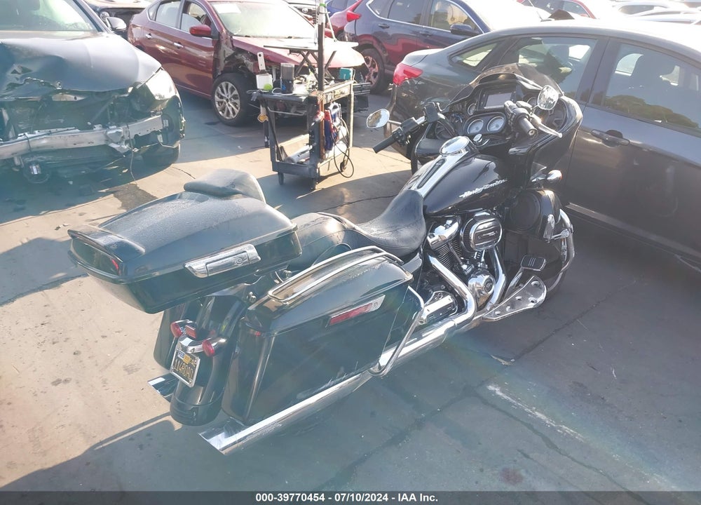 2017 HARLEY-DAVIDSON FLTRXS ROAD GLIDE SPECIAL VIN: 1HD1KTC39HB624030