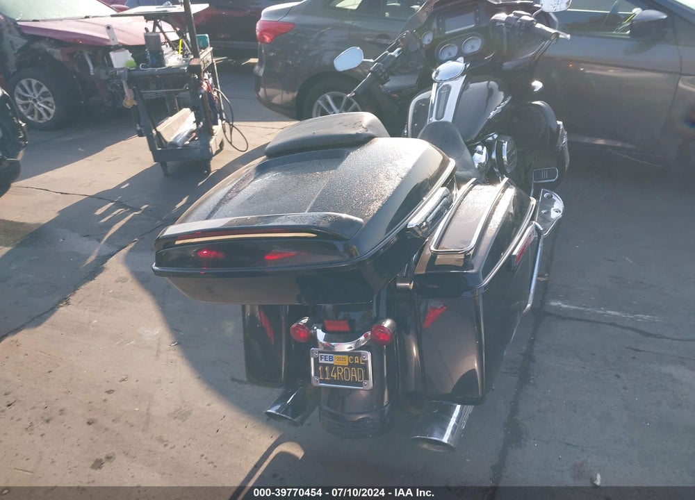 2017 HARLEY-DAVIDSON FLTRXS ROAD GLIDE SPECIAL VIN: 1HD1KTC39HB624030