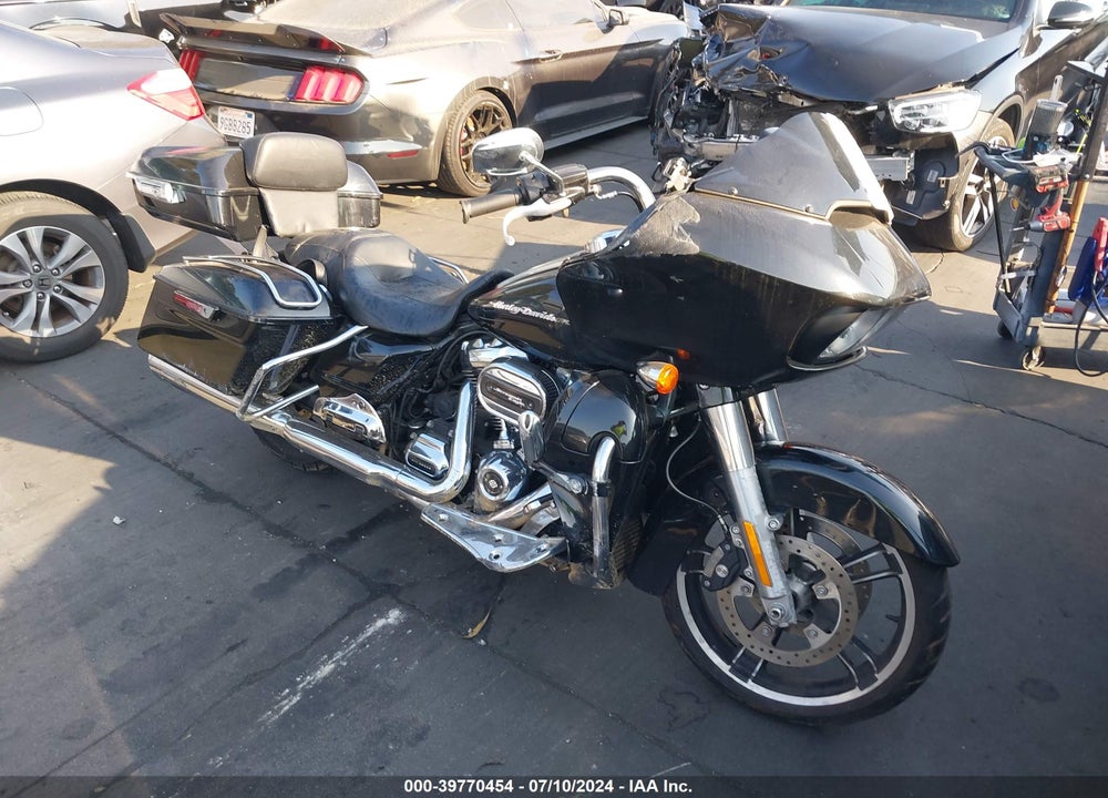 2017 HARLEY-DAVIDSON FLTRXS ROAD GLIDE SPECIAL VIN: 1HD1KTC39HB624030