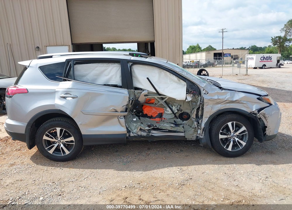2017 TOYOTA RAV4 XLE VIN: 2T3WFREV8HW392105