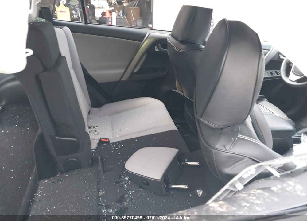 2017 TOYOTA RAV4 XLE VIN: 2T3WFREV8HW392105