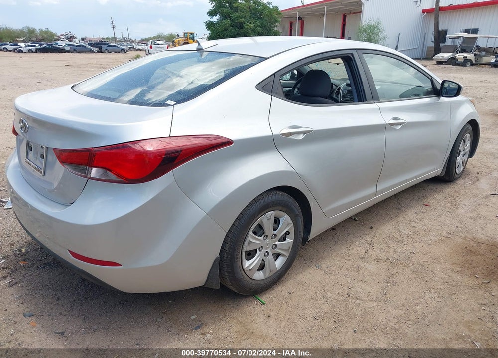 2016 HYUNDAI ELANTRA SE VIN: 5NPDH4AE6GH671018