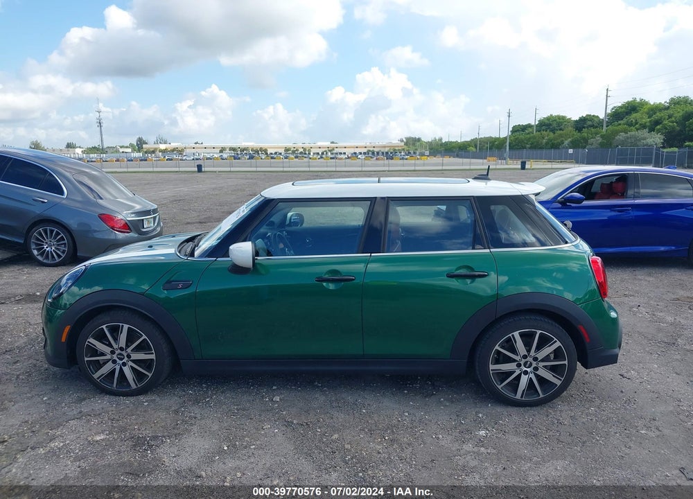 2022 MINI HARDTOP COOPER S VIN: WMW53DK0XN2S07537