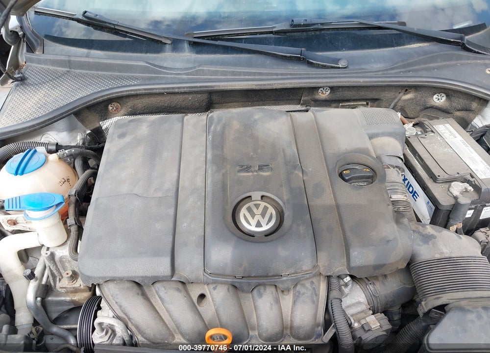 2013 VOLKSWAGEN PASSAT 2.5L SE VIN: 1VWBP7A35DC055051