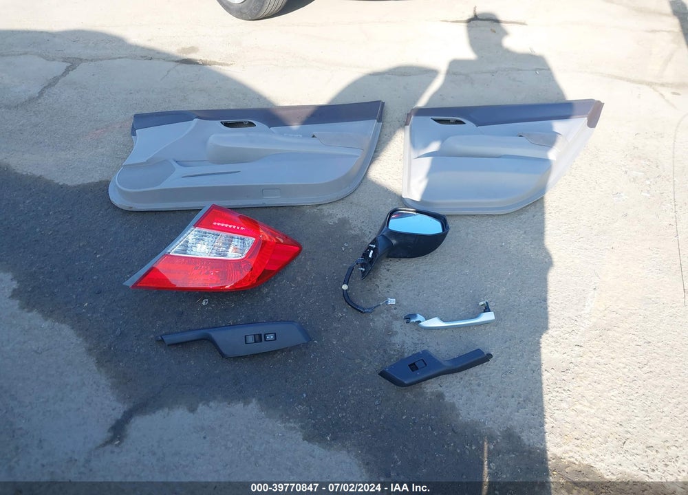 2012 HONDA CIVIC LX VIN: 2HGFB2F5XCH587666
