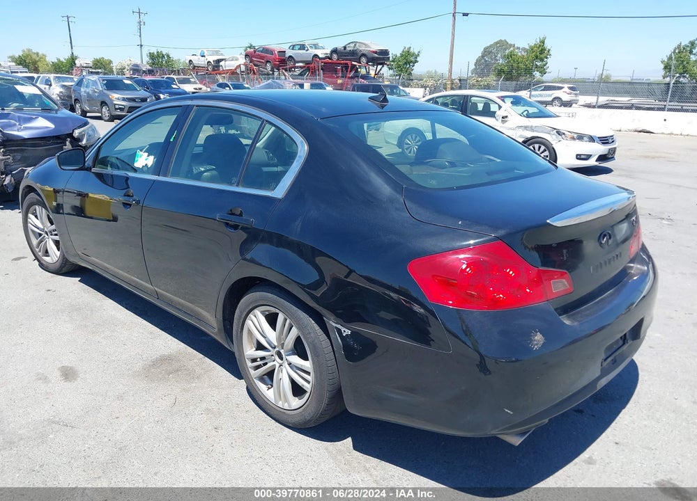 2015 INFINITI Q40 VIN: JN1CV6AP7FM502067