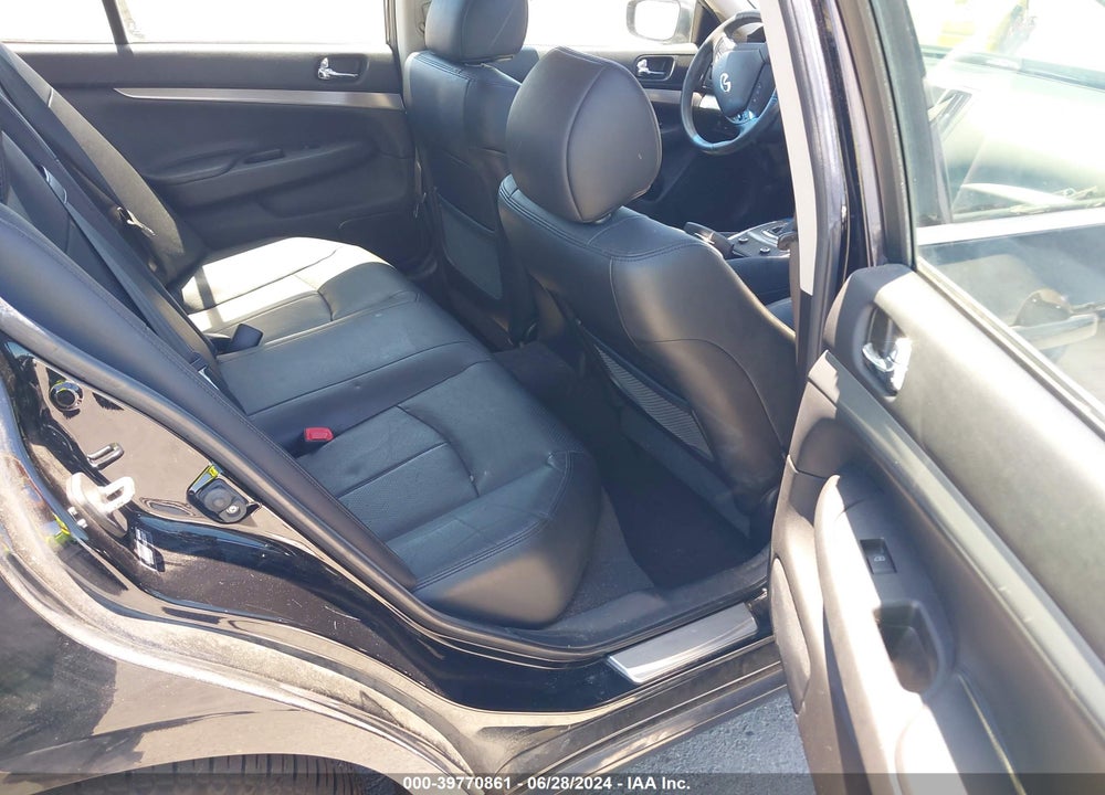 2015 INFINITI Q40 VIN: JN1CV6AP7FM502067