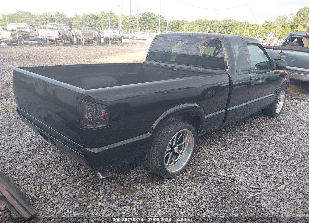 2003 CHEVROLET S-10 LS VIN: 1GCCS19X638148530