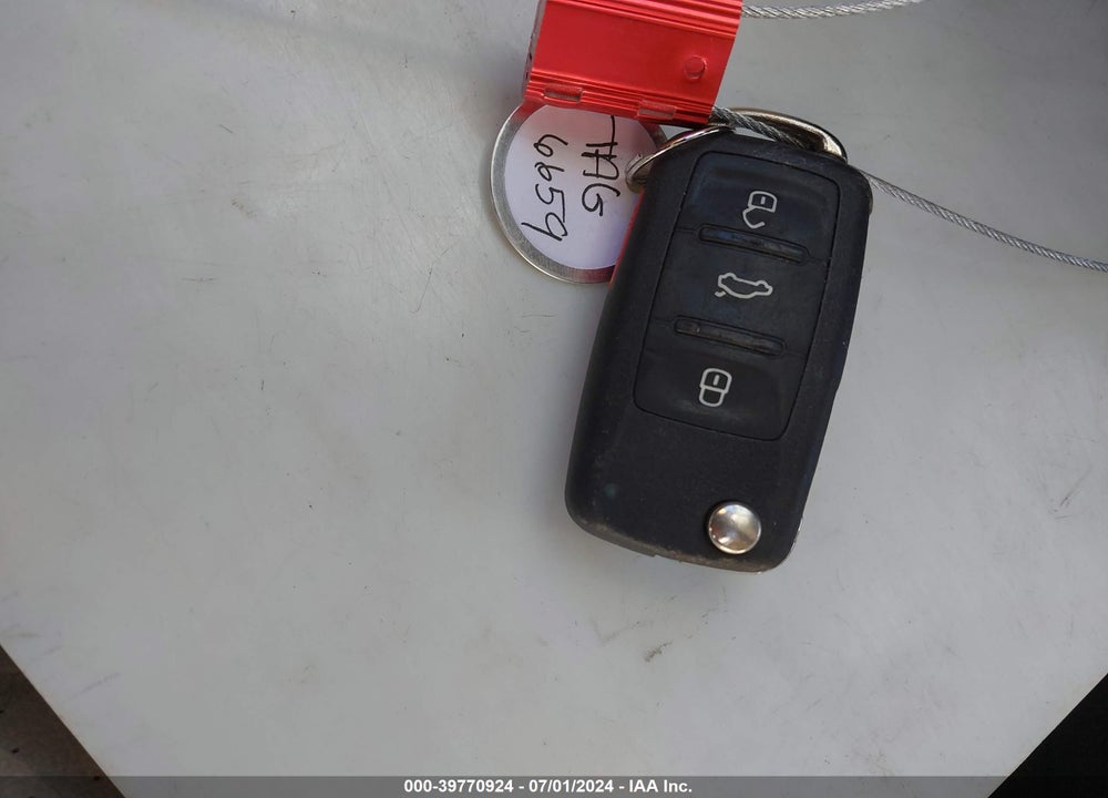 2013 VOLKSWAGEN JETTA 2.5L SE VIN: 3VWDP7AJ2DM302967