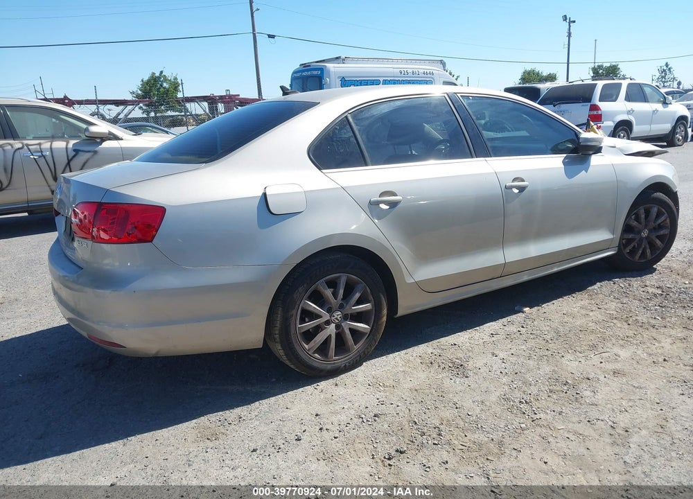 2013 VOLKSWAGEN JETTA 2.5L SE VIN: 3VWDP7AJ2DM302967