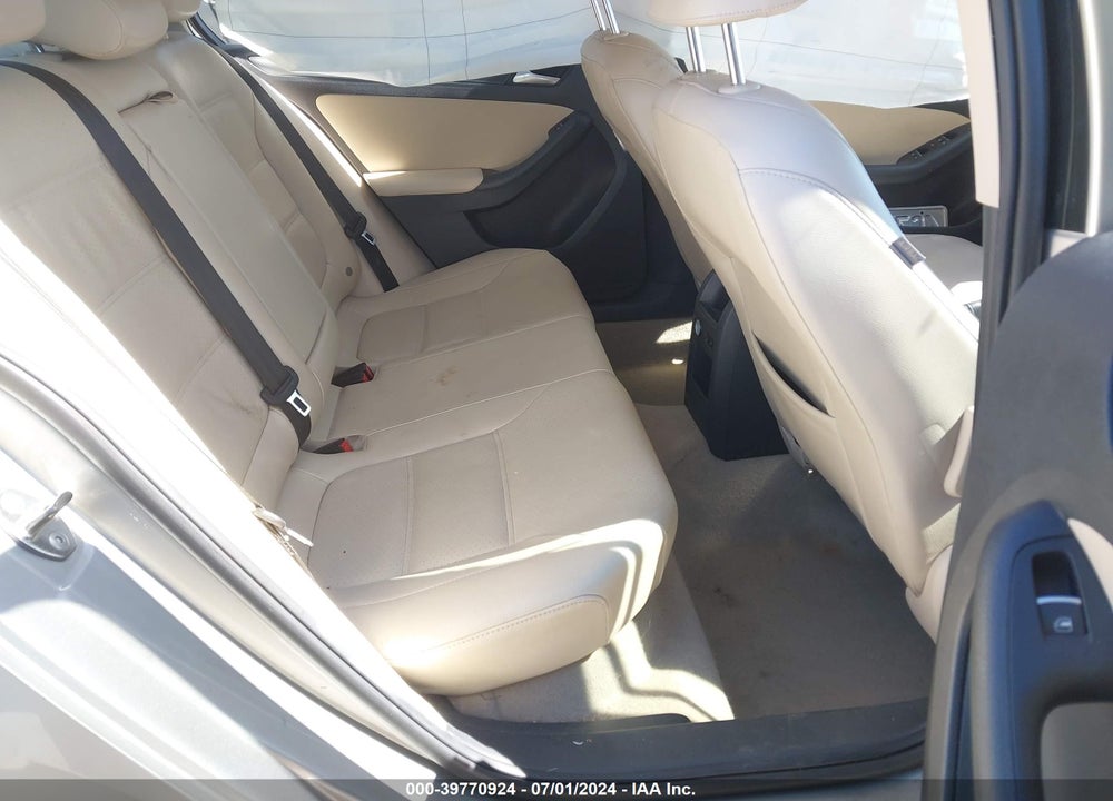 2013 VOLKSWAGEN JETTA 2.5L SE VIN: 3VWDP7AJ2DM302967