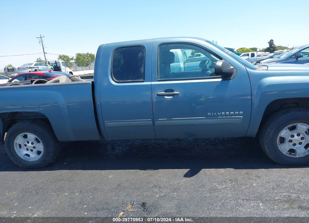 2011 CHEVROLET SILVERADO 1500 LT VIN: 1GCRKSE33BZ288787