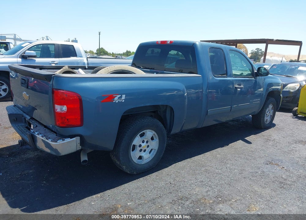 2011 CHEVROLET SILVERADO 1500 LT VIN: 1GCRKSE33BZ288787