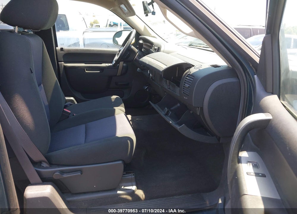 2011 CHEVROLET SILVERADO 1500 LT VIN: 1GCRKSE33BZ288787