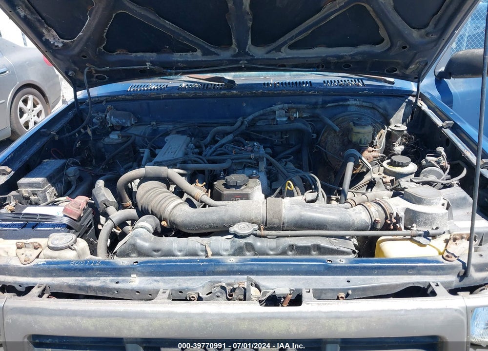 1990 TOYOTA PICKUP 1/2 TON SHT WHEELBASE DLX VIN: JT4RN01P5L7020888
