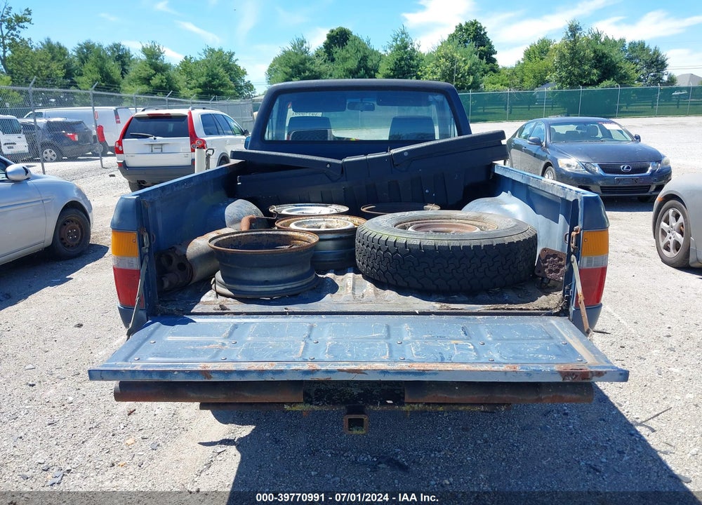 1990 TOYOTA PICKUP 1/2 TON SHT WHEELBASE DLX VIN: JT4RN01P5L7020888