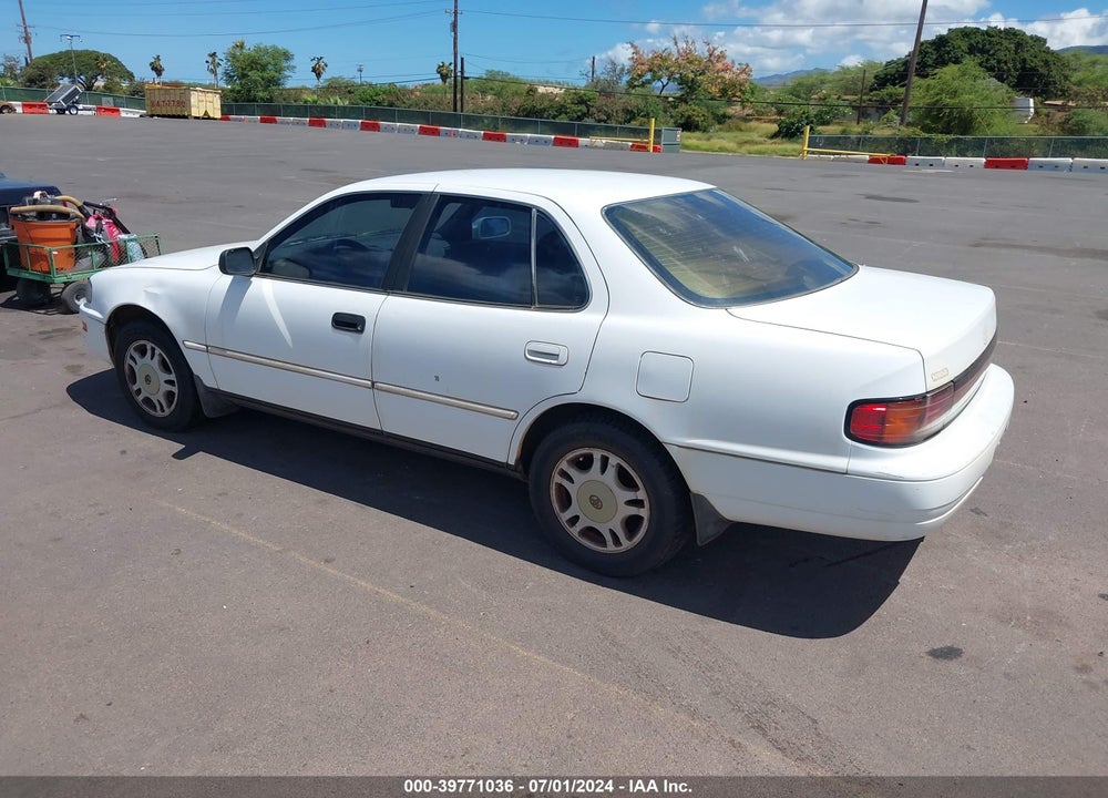 1993 TOYOTA CAMRY LE VIN: JT2VK12E8P0169135