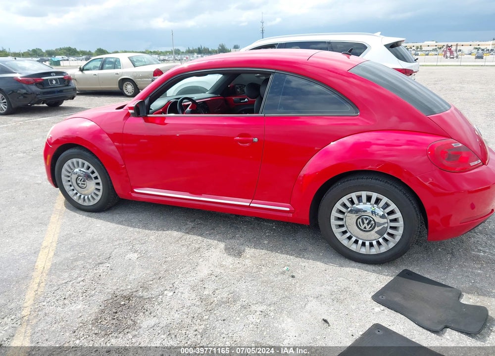 2013 VOLKSWAGEN BEETLE 2.5L VIN: 3VWJX7AT4DM680938