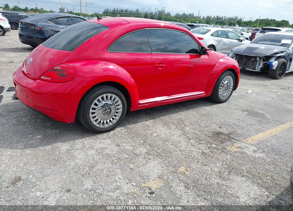2013 VOLKSWAGEN BEETLE 2.5L VIN: 3VWJX7AT4DM680938