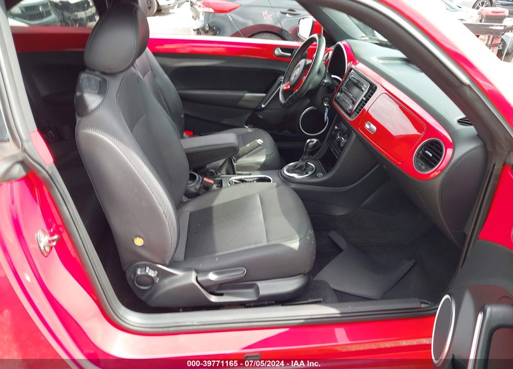 2013 VOLKSWAGEN BEETLE 2.5L VIN: 3VWJX7AT4DM680938