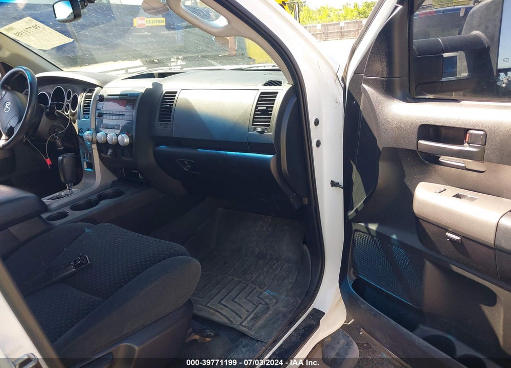 2011 TOYOTA TUNDRA GRADE 5.7L V8 VIN: 5TFDY5F15BX180254