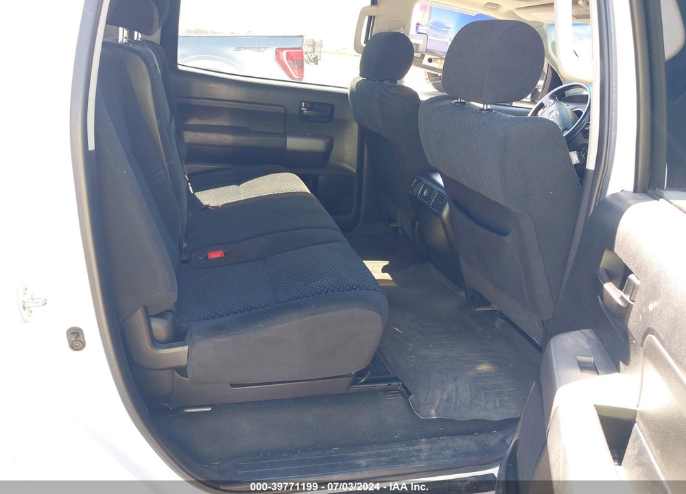 2011 TOYOTA TUNDRA GRADE 5.7L V8 VIN: 5TFDY5F15BX180254