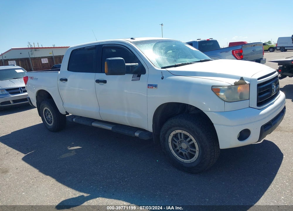 2011 TOYOTA TUNDRA GRADE 5.7L V8 VIN: 5TFDY5F15BX180254