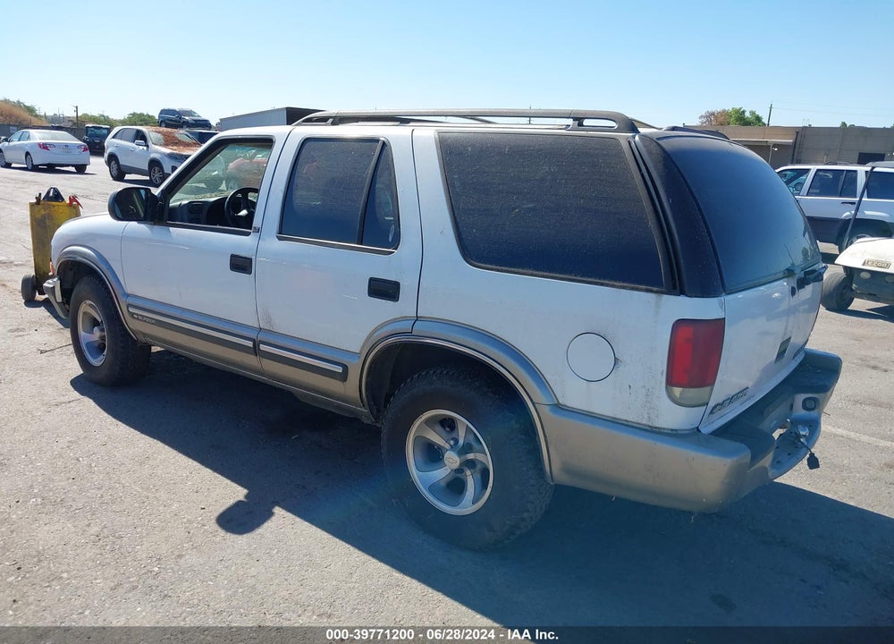 2000 CHEVROLET BLAZER LT VIN: 1GNCS13W0Y2293256