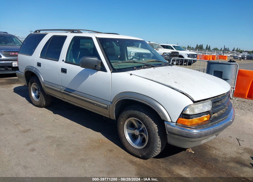 2000 CHEVROLET BLAZER LT VIN: 1GNCS13W0Y2293256