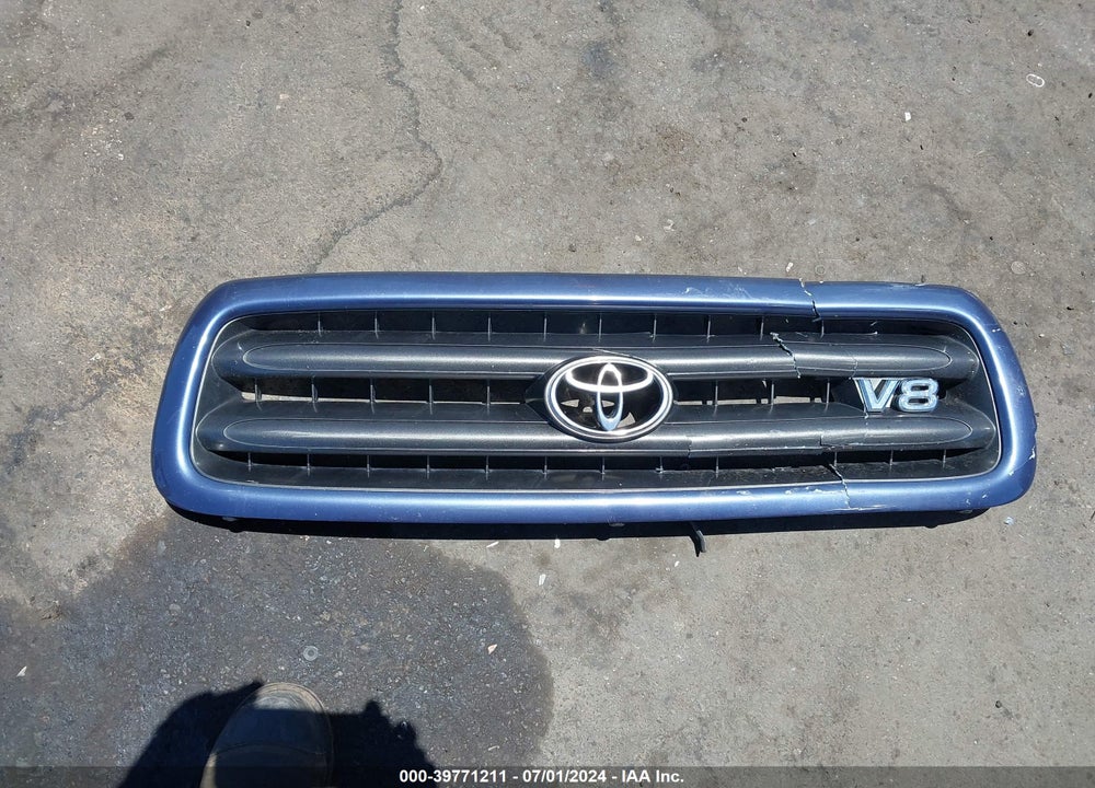 2002 TOYOTA SEQUOIA SR5 V8 VIN: 5TDBT44A82S099161