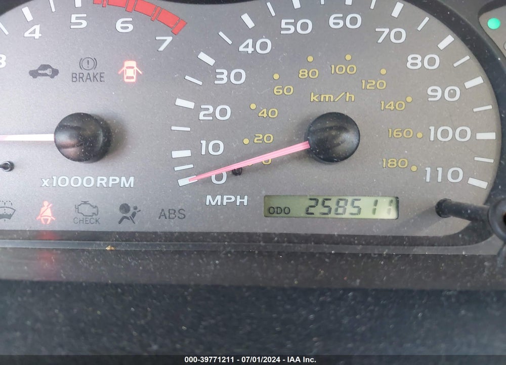 2002 TOYOTA SEQUOIA SR5 V8 VIN: 5TDBT44A82S099161