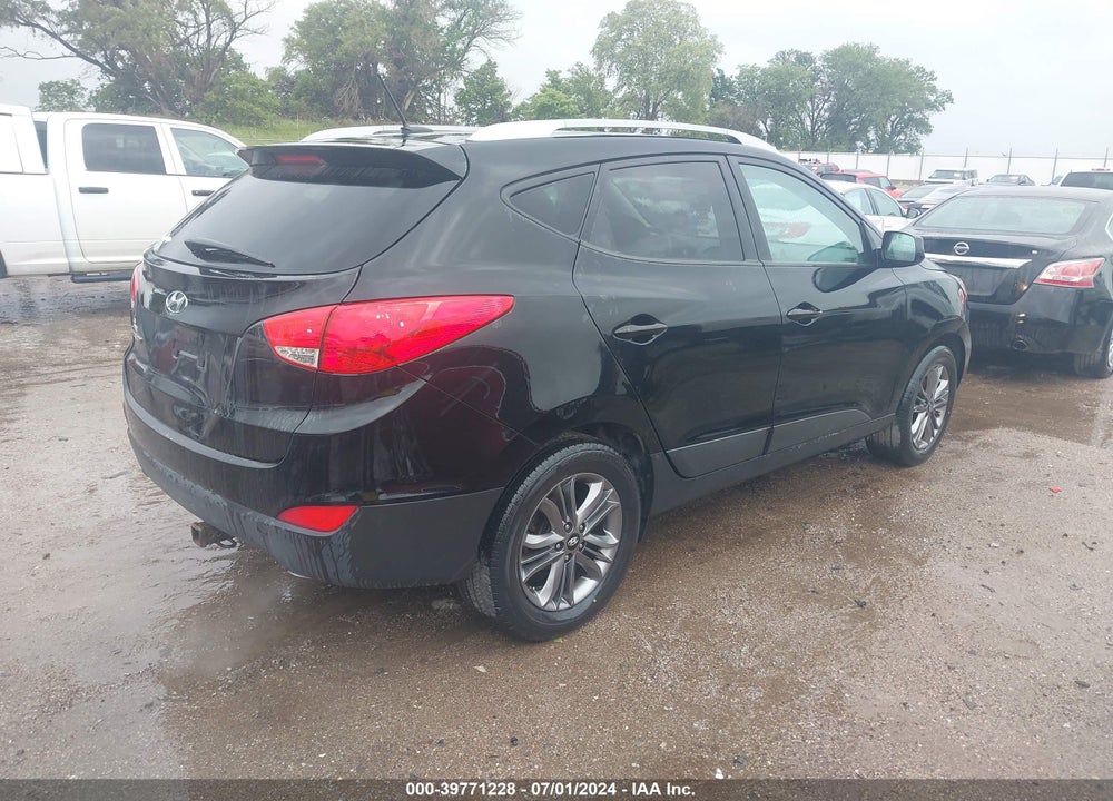 2015 HYUNDAI TUCSON SE VIN: KM8JU3AG7FU061400