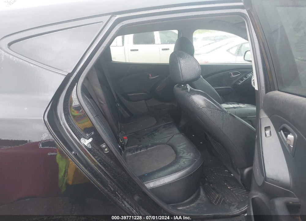 2015 HYUNDAI TUCSON SE VIN: KM8JU3AG7FU061400