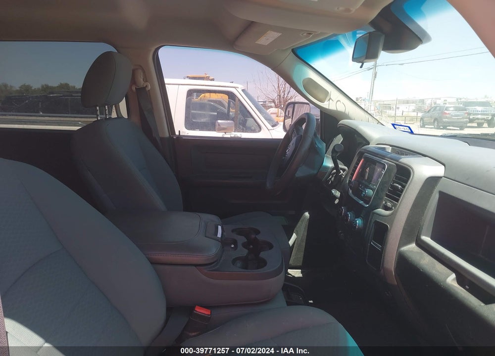 2016 RAM 2500 TRADESMAN VIN: 3C6UR4HJ7GG335894