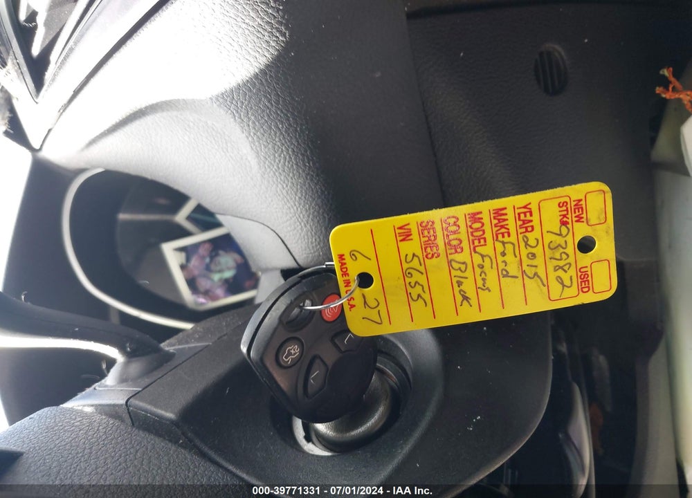 2015 FORD FOCUS SE VIN: 1FADP3K22FL235655