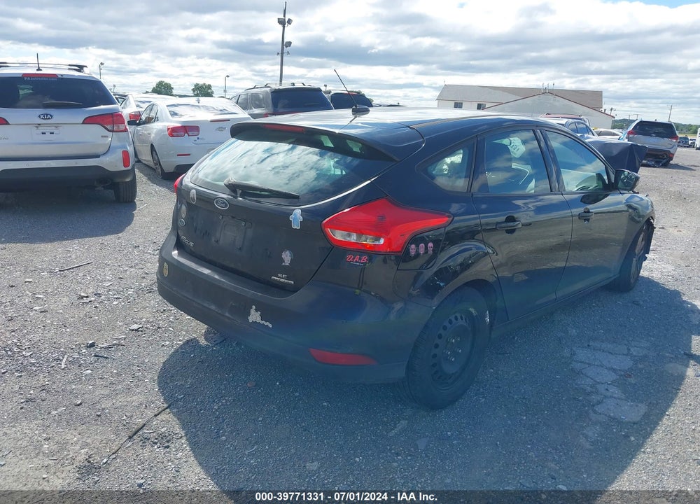 2015 FORD FOCUS SE VIN: 1FADP3K22FL235655
